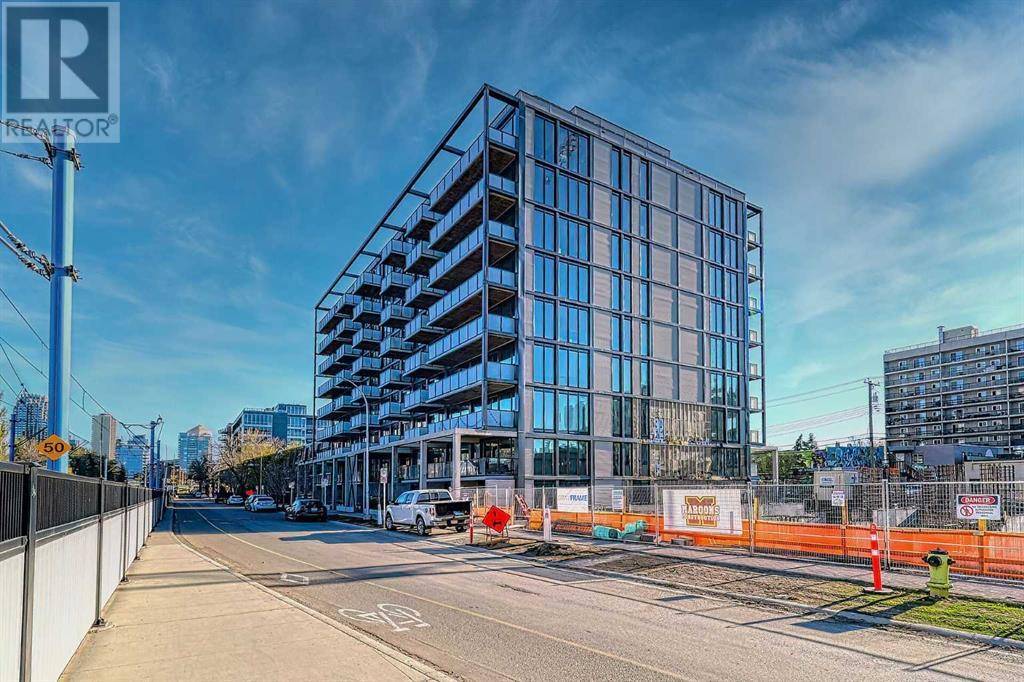 Calgary, AB T2N1T7,403, 327 9A Street NW