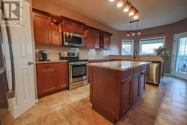 Calgary, AB T3A6C9,87 Hidden Ranch Close NW