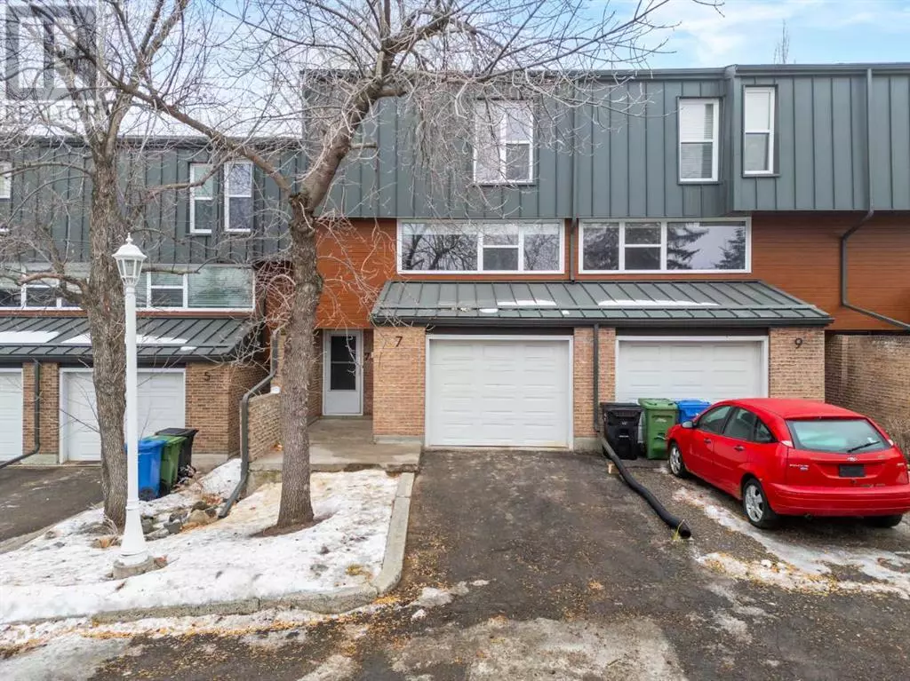 Calgary, AB T2W1B6,7 Brae Glen Court SW