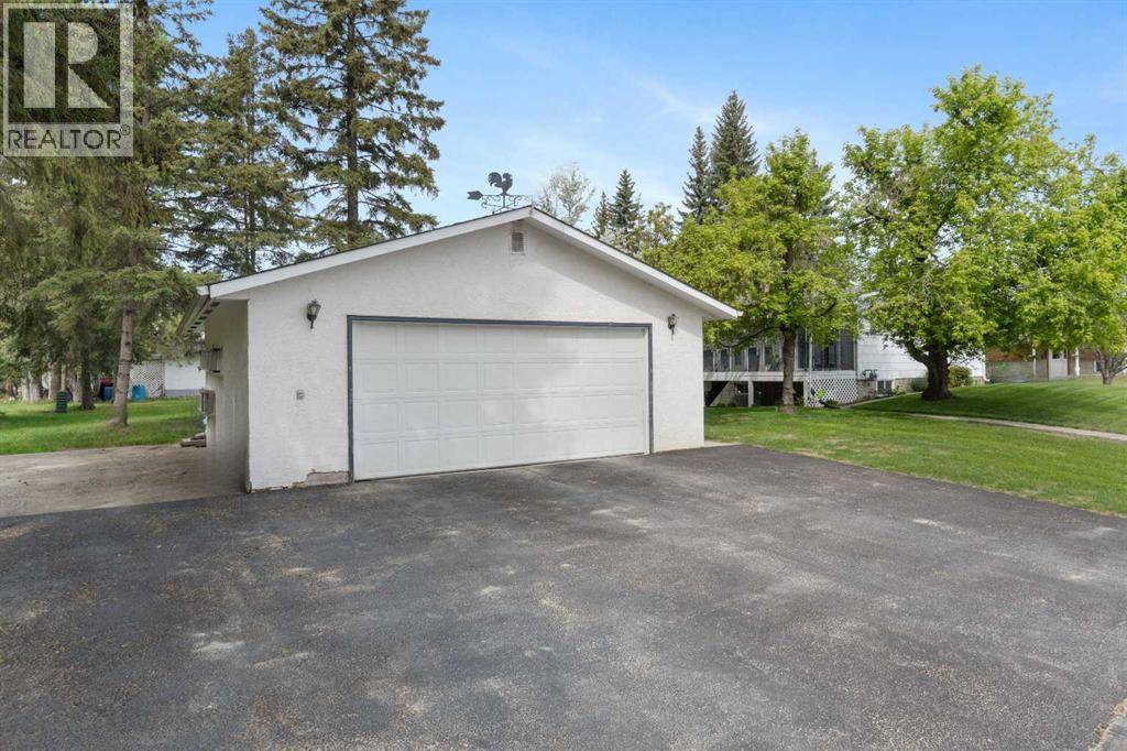 Whitecourt, AB T7S1G3,3 Chickadee Drive