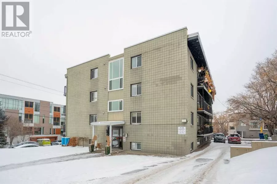 13, 2104 17 Street SW, Calgary, AB T2T4M4