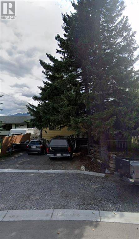 Canmore, AB t1w1m1,117 15 Street