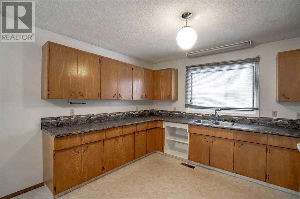 Grimshaw, AB T0H1W0,4715 48 Avenue