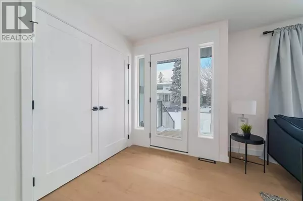 Calgary, AB T3E1W7,3224 24A Street SW