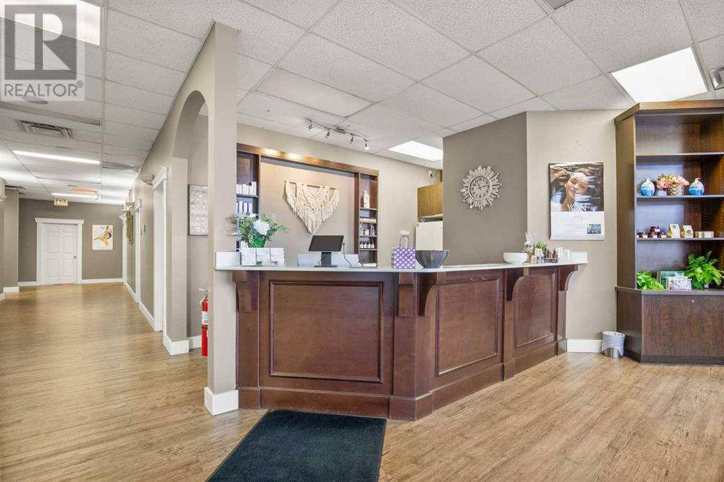 Red Deer, AB T4P3E4,123 Main Street Street