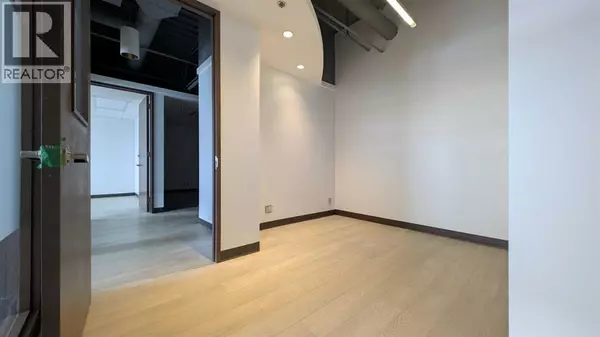 Calgary, AB T2E2N4,327 41 Avenue NE