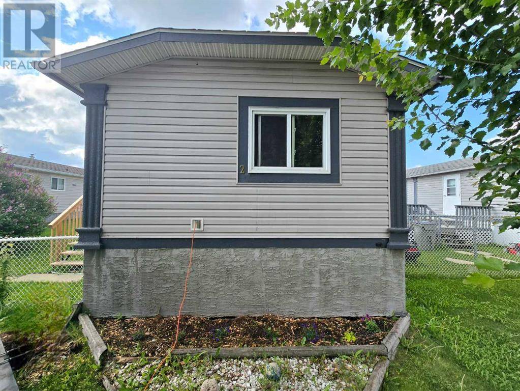 27 Henke Place, Whitecourt, AB T7S1V9