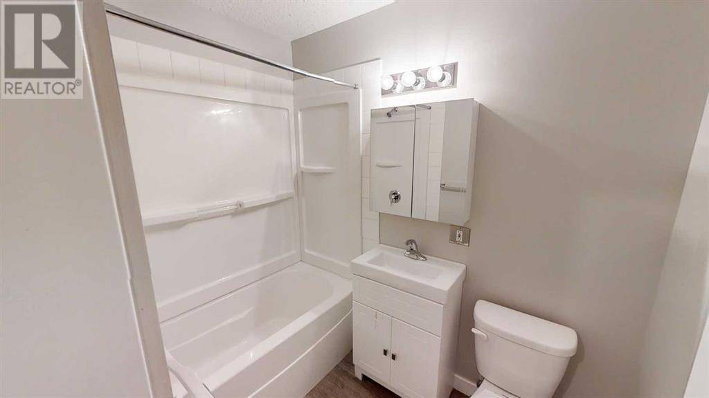 Grande Prairie, AB T8V1G9,303, 9926 105 Avenue