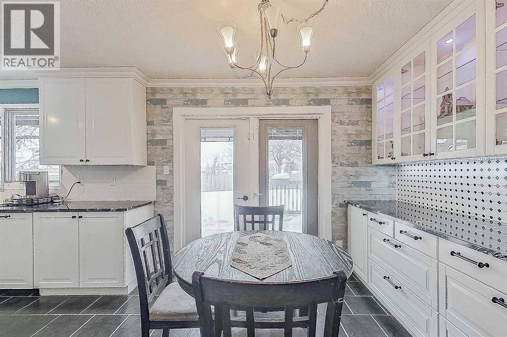 Fort Mcmurray, AB T9K1M8,206 Kennedy Crescent