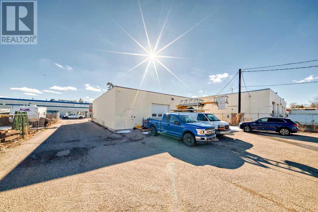 Calgary, AB T2E2L5,318 36 Avenue NE