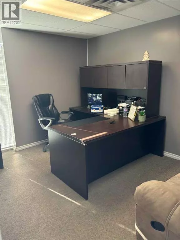 Calgary, AB T2A1X2,22a, 416 meridian Road SE