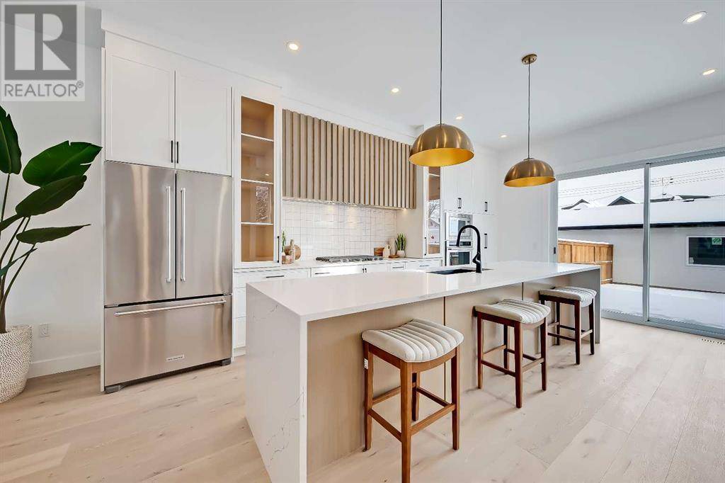 Calgary, AB T2M2A6,215 25 Avenue NW