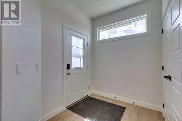 Airdrie, AB T4A3R1,739 Langley Terrace SE