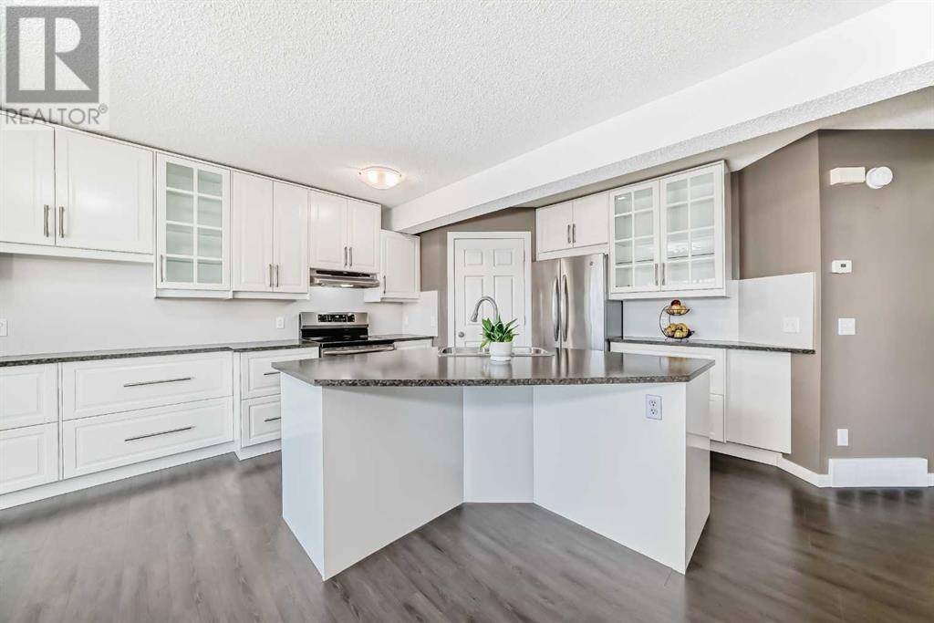 Calgary, AB T2Y3L2,199 Bridlewood Circle SW