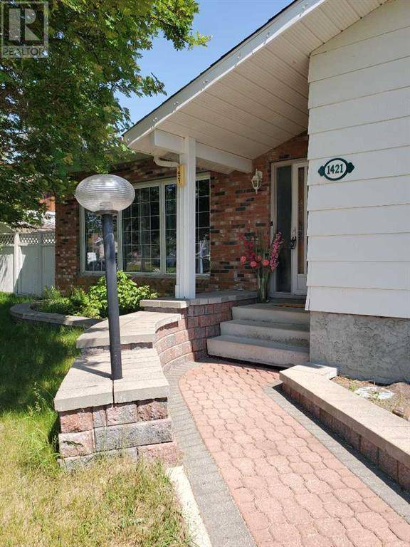 Edson, AB T7E1H5,1421 53 Street