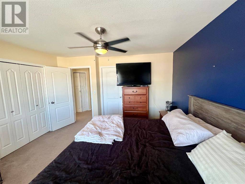 Red Deer, AB T4R3L2,64 Adamson Avenue
