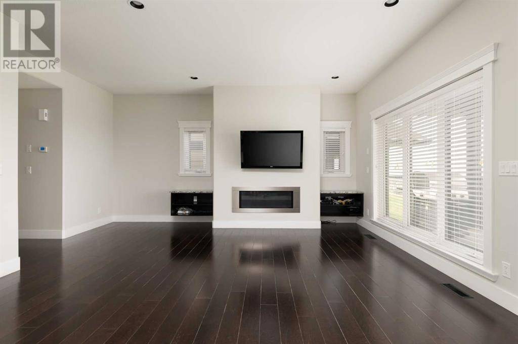 Fort Mcmurray, AB T9K0Y8,13, 208 Sparrow Hawk Drive