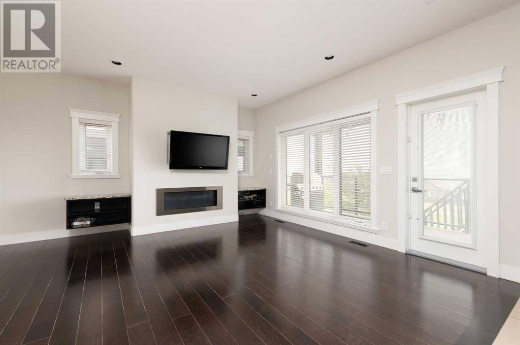 Fort Mcmurray, AB T9K0Y8,13, 208 Sparrow Hawk Drive