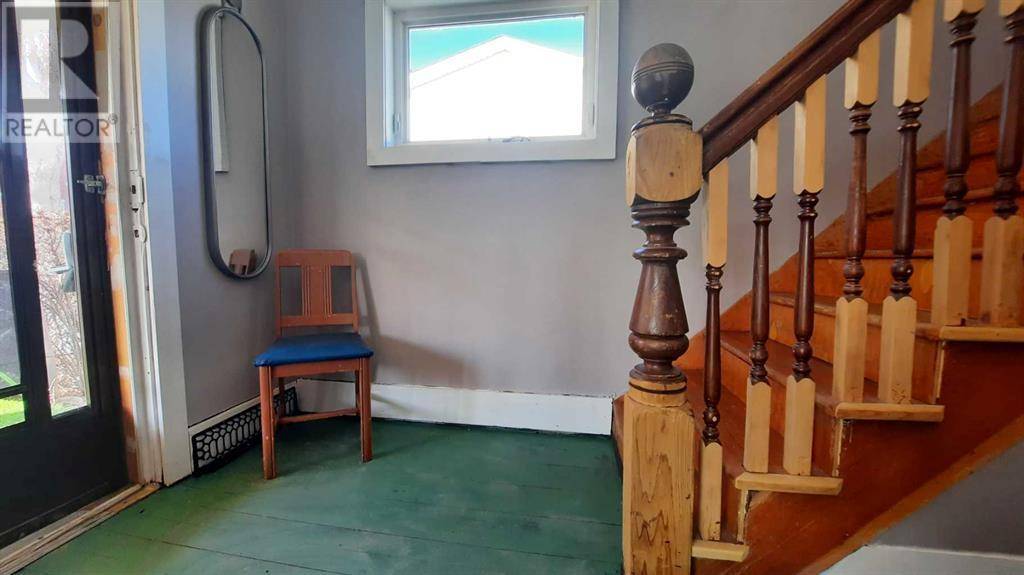 Drumheller, AB T0J0Y4,274 3 Street W