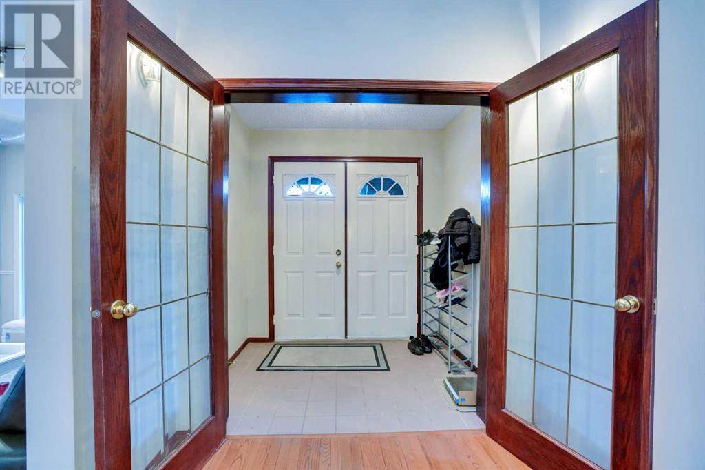 Calgary, AB T3H2V2,319 Christie Knoll Point