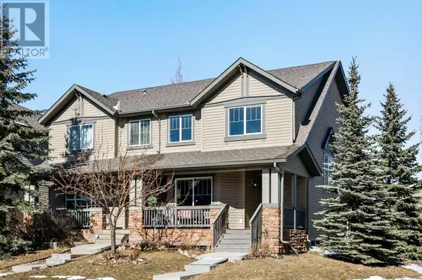 44 Panora Way NW, Calgary, AB T3K0R4