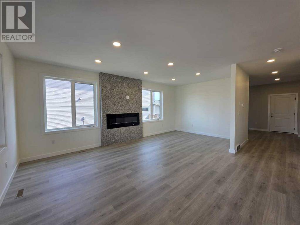 Coaldale, AB T1M0E9,3036 21 Street