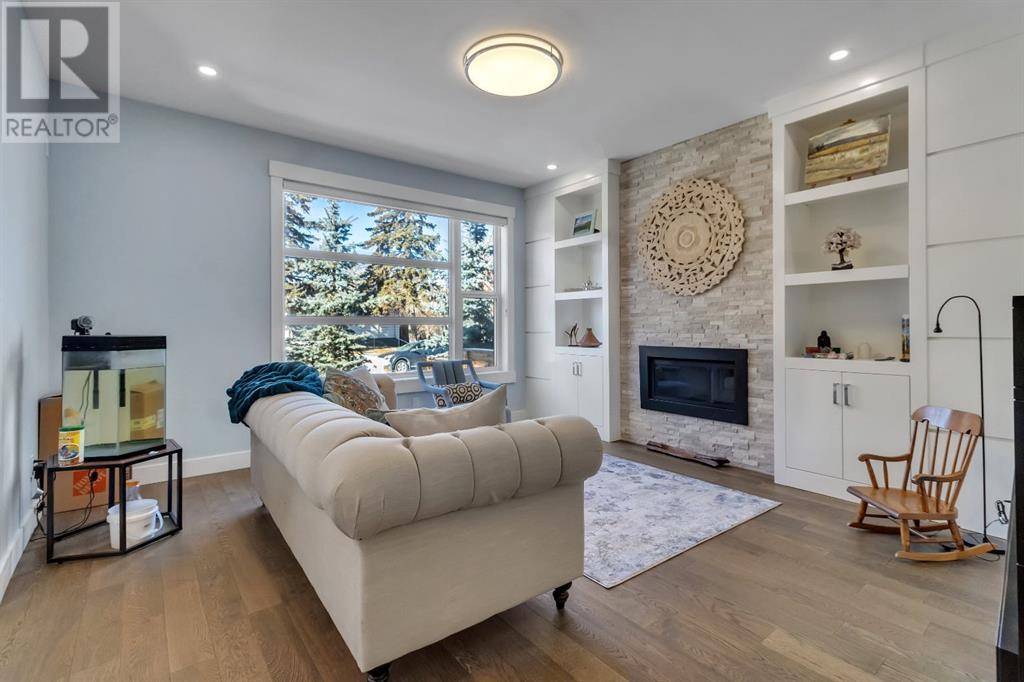 Calgary, AB T3E1Y5,3, 1926 25a Street SW