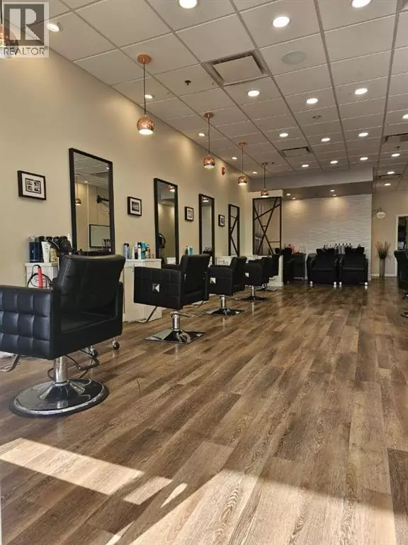 Calgary, AB T2H0J9,102, 5809 Macleod Trail SW