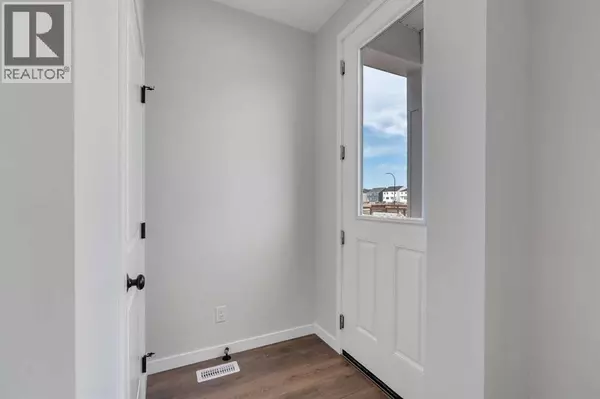 Calgary, AB T3S0H2,225 Heirloom Way SE