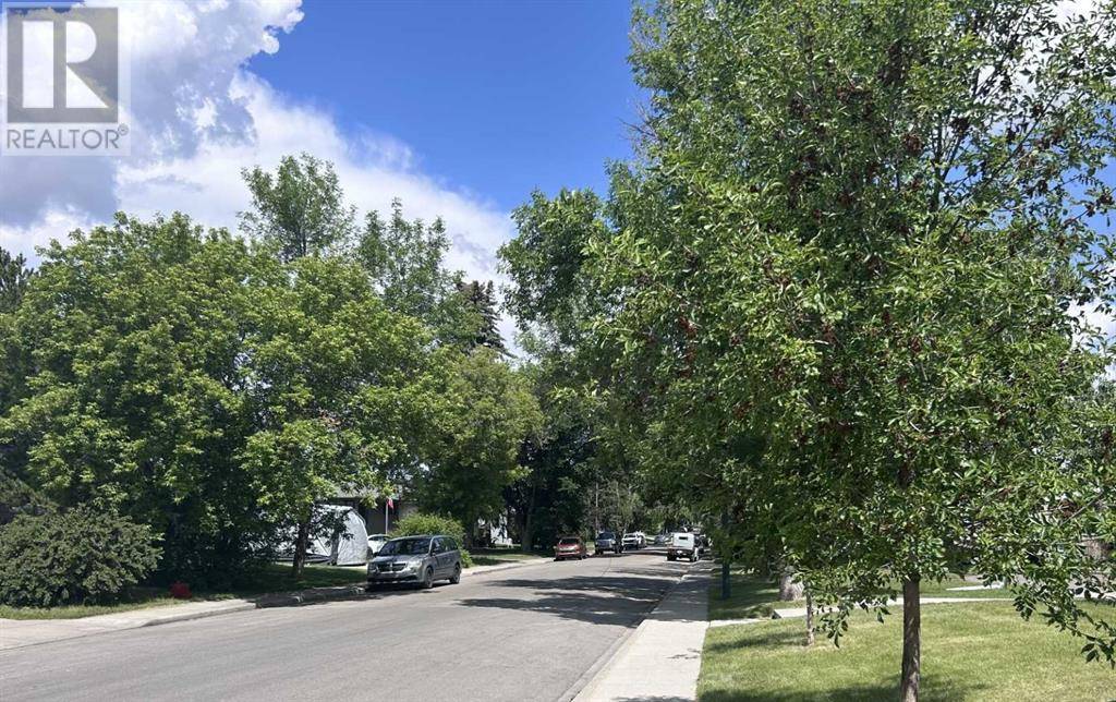 Calgary, AB T2K3K6,3810 2 Street NW