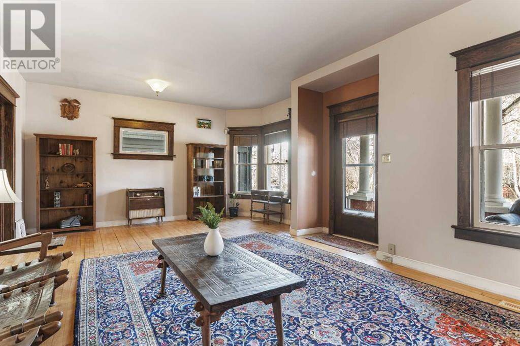 Calgary, AB T2T3W9,2111 14A Street SW
