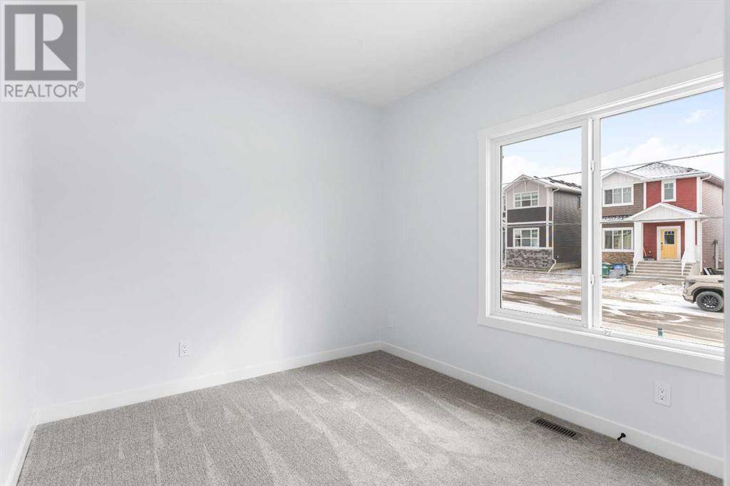 Airdrie, AB T4B5R7,617 Baywater Manor SW