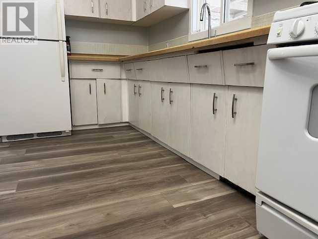 Lloydminster, AB T9V2A3,113, 5308 57 Street