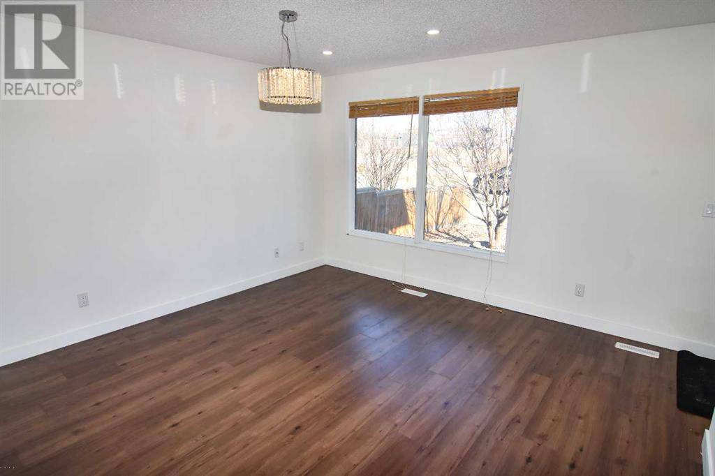 Calgary, AB T2Y1A6,99 Shawmeadows Close SW
