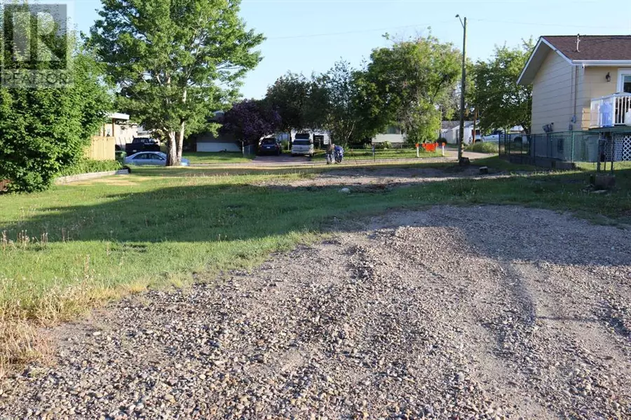 5115 8 Avenue, Edson, AB T7E1K6