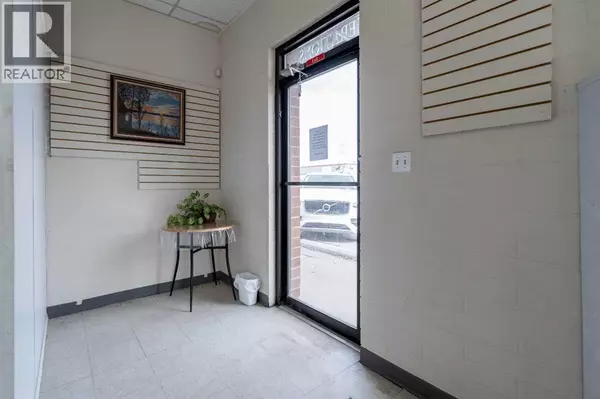 Medicine Hat, AB T1A2W3,957 South Railway Street SE