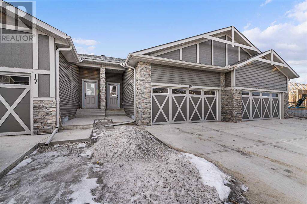 Okotoks, AB T1S5V1,19 Wolf Crescent