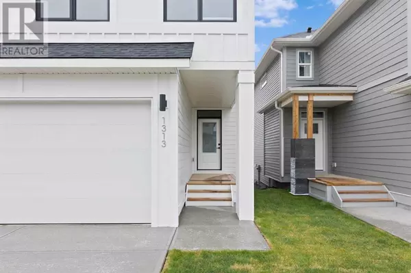 Airdrie, AB T4B5P3,1313 South Point Parade SW