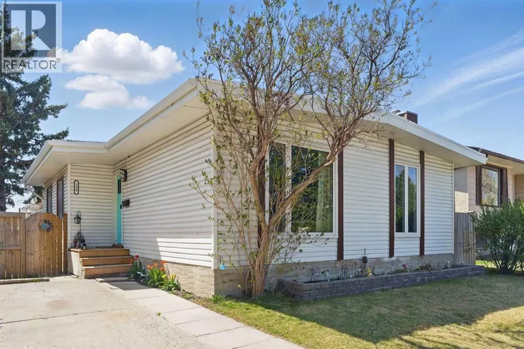 Calgary, AB T2K5A6,180 huntington Green NE