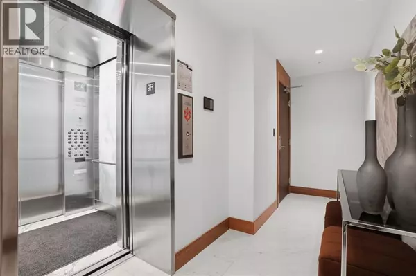 Calgary, AB T2P5G8,907, 738 1 Avenue SW