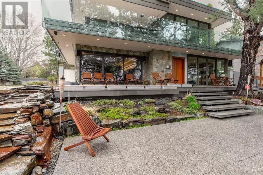 2825 Parkside Drive S, Lethbridge, AB T1J1M8