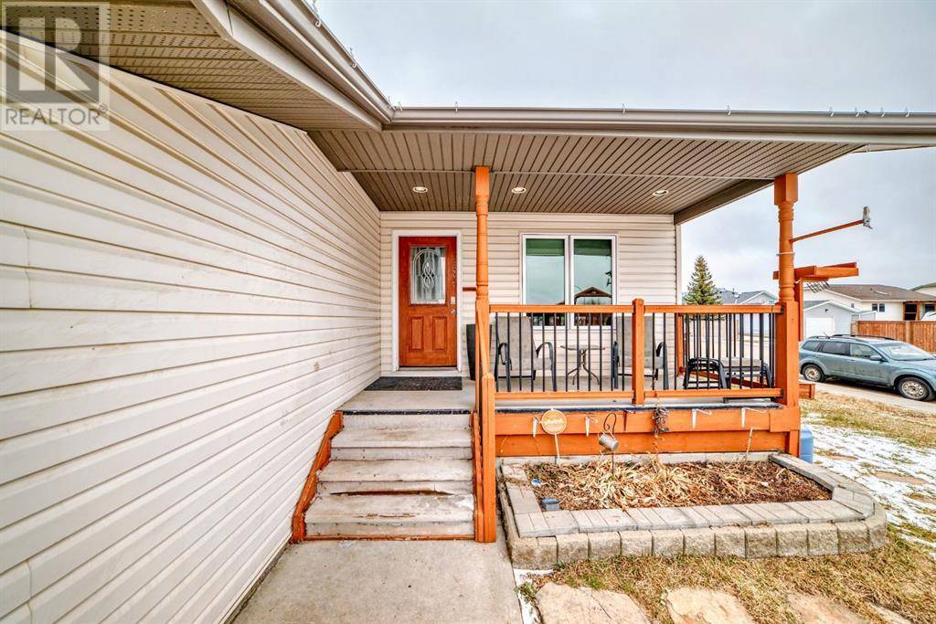Strathmore, AB T1P1P2,403 Strathford Boulevard