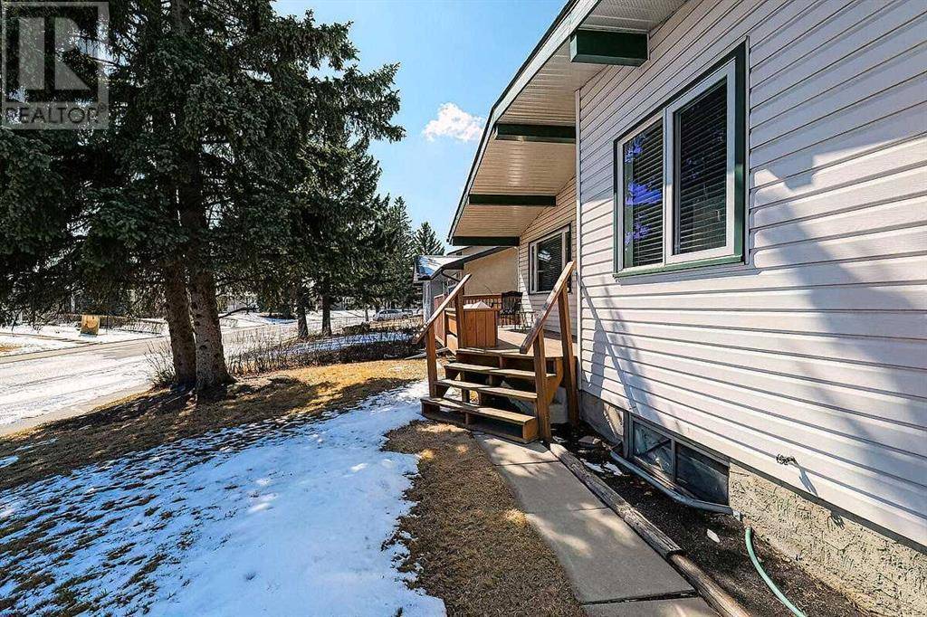 Calgary, AB T2J3G1,1348 Lake Michigan Crescent SE