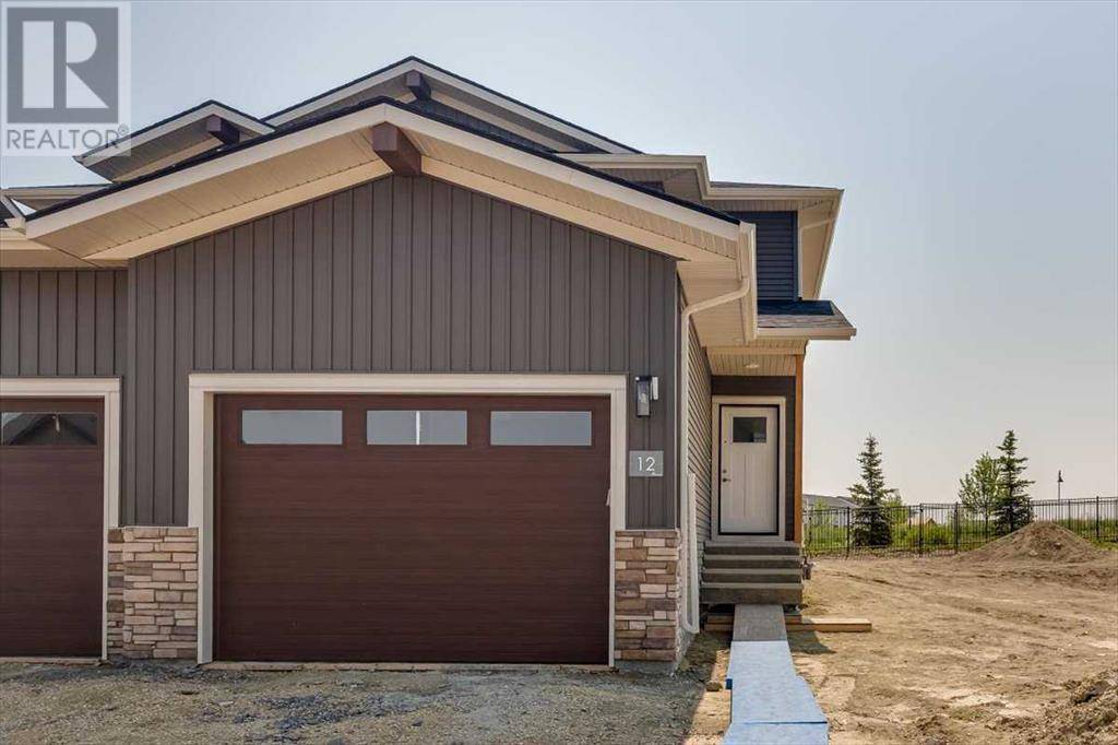 12 Springfield Boulevard, Sylvan Lake, AB T4S0S5