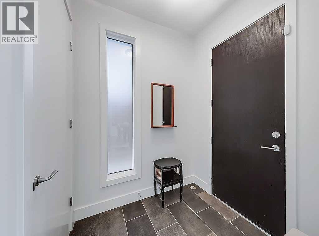 Calgary, AB T2N0K9,2307 3 Avenue NW