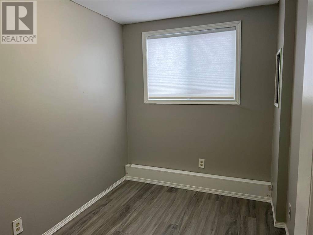 Drumheller, AB T0J0Y1,74 Greenwood Villa
