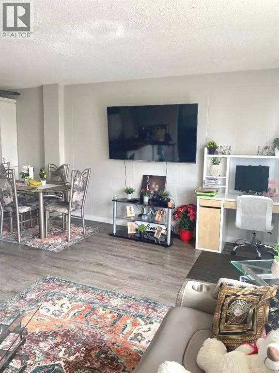 Red Deer, AB T4N2H8,401, 4700 55 Street
