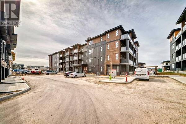 2409, 55 lucas Way NW, Calgary, AB T3P2C7