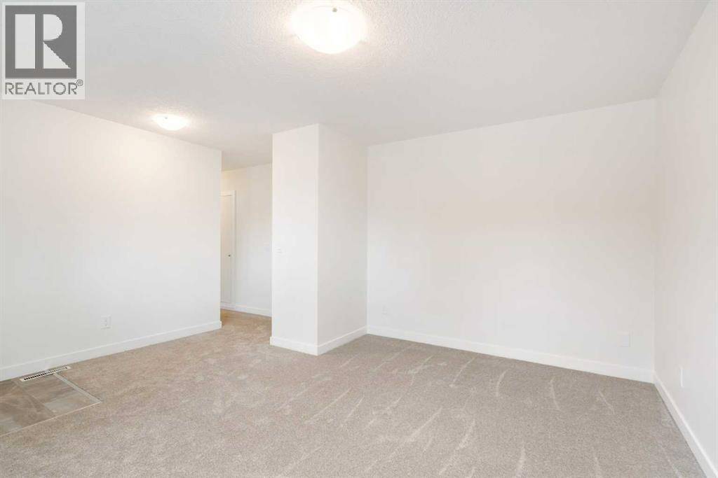 Calgary, AB T3E3K7,2815 41 Street SW