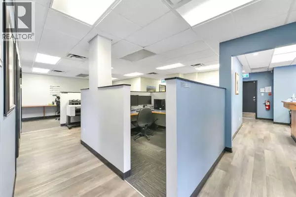 Red Deer, AB T4N3W2,302, 4702 49 Avenue